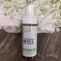 Очищающий мусс для умывания чувствительной кожи (с гиалуроновой кислотой)